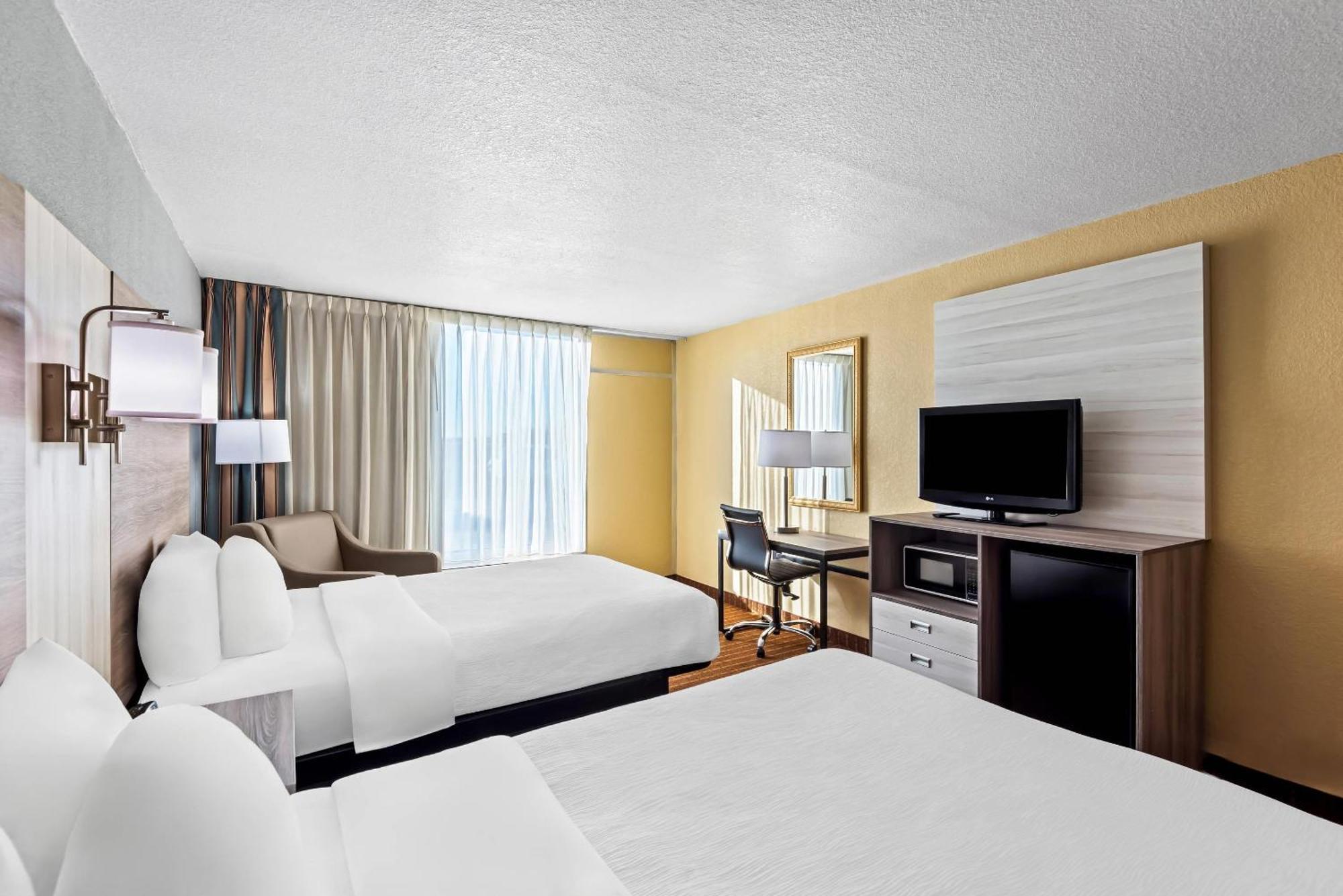 Quality Inn Fort Dodge Bagian luar foto