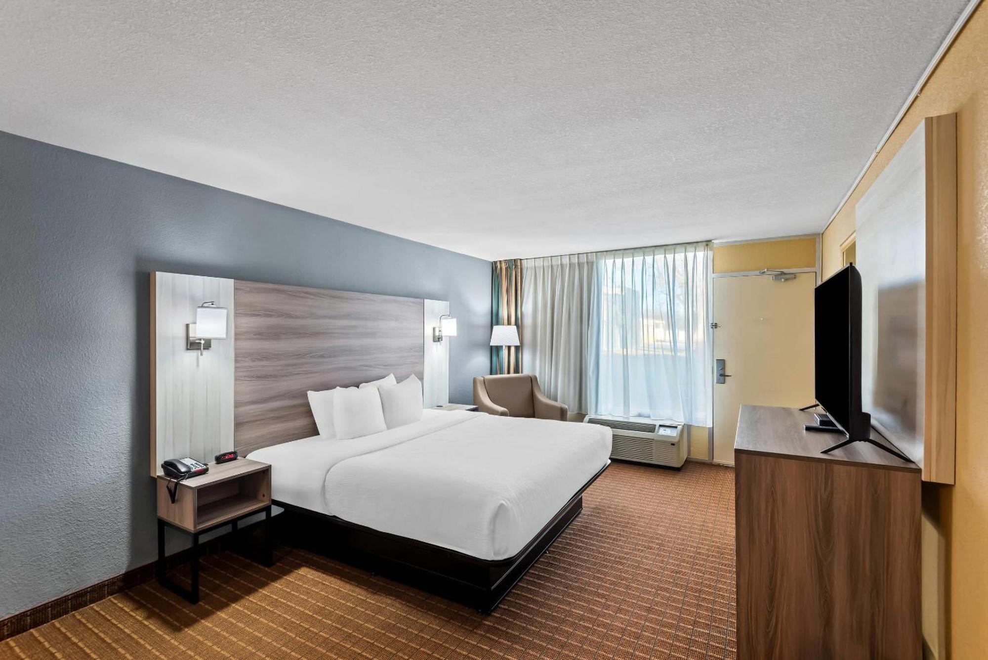 Quality Inn Fort Dodge Bagian luar foto